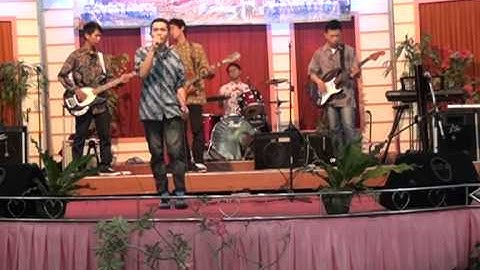 Nonsense - Sahabat Sejati (Sheila On 7 Cover)