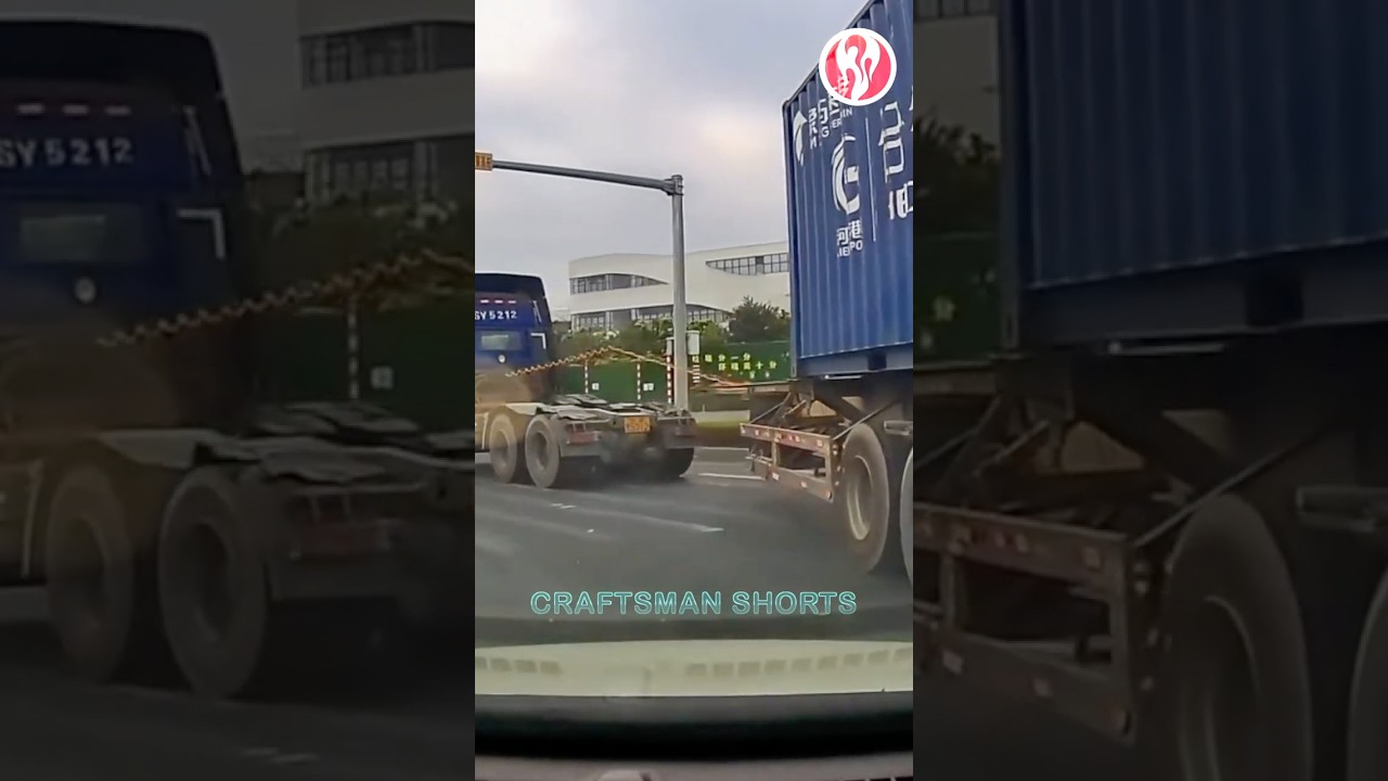 Consequences of a truck | container truck's cargo compartment detaching