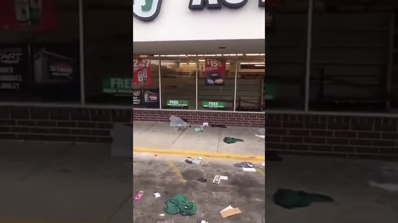 Chicago Shopping Center Looting Aftermath Location #2 [riot 2020]