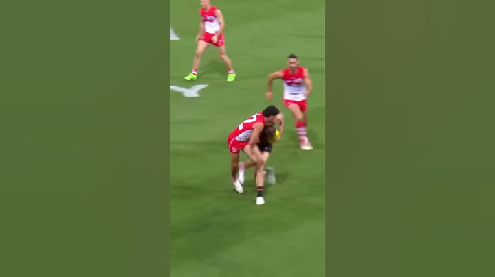 Peter Wright comes crashing in and gave Harry Cunningham a concussion #footy #sydneyswans #scg #afl