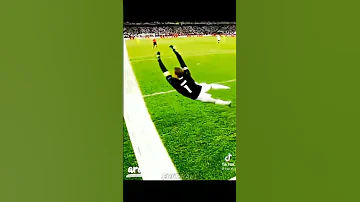 افضل تصديات لحراس المرمى 