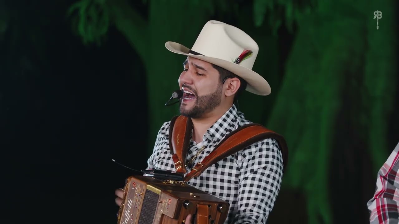 Watch Raúl Beltrán - El Ajedrez (Video Musical) on YouTube Watch Raúl Beltrán - El Ajedrez (Video Musical) on YouTube