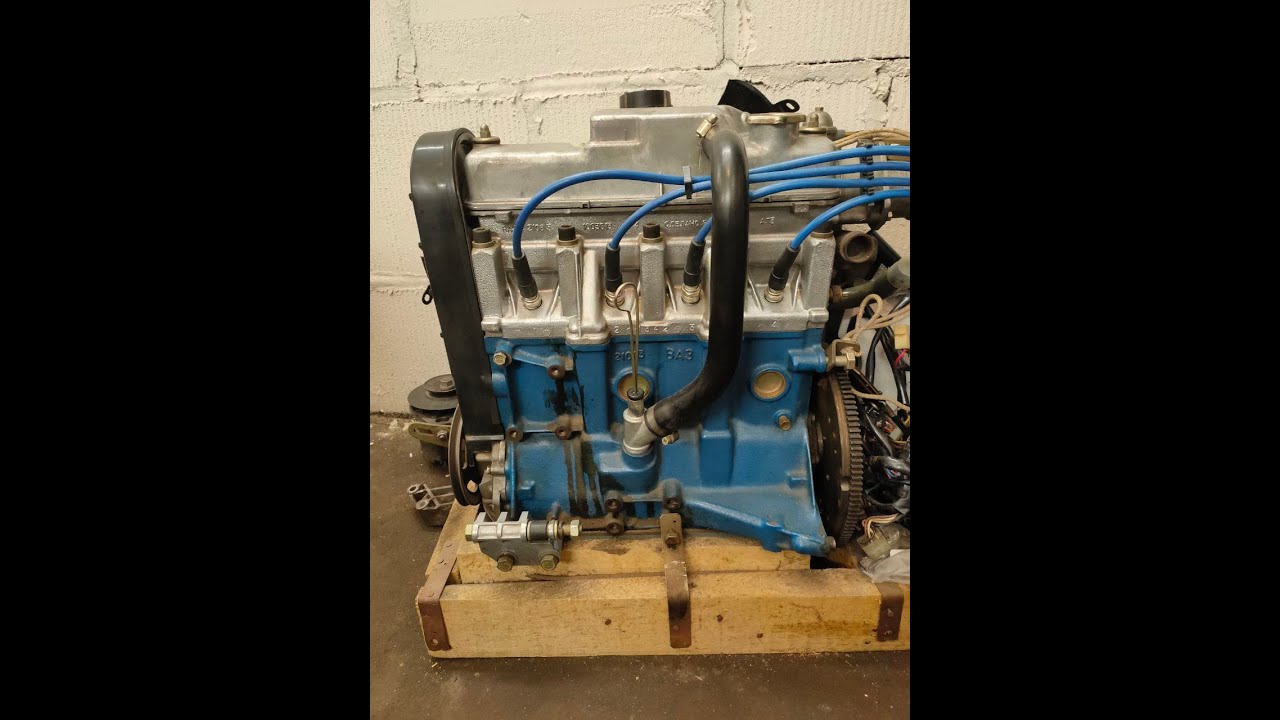 Самая мощная советская "полторашка". Нашёл новый ВАЗ-21083 двигатель с 30-летнего хранения.