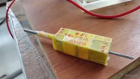 Experiment setup for measurement of breakdown strength of liquid insulating material