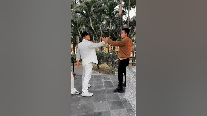 Girl Defends Herself When Her Hand Is Pulled–Quick Escape Trick [TYNY BOXER] #SelfDefense #StaySafe