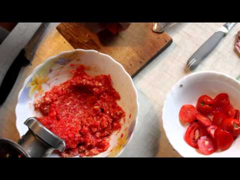 Хреновина (хренодёр) - соус из хрена и помидоров Хреновина (хренодёр) - соус из хрена и помидоров