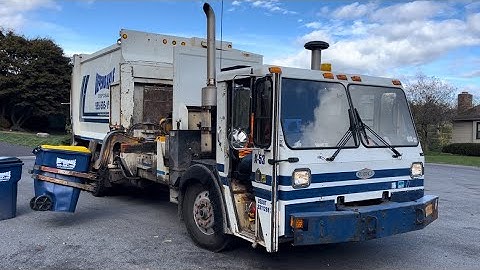 Roaring Dependable Disposal CCC Split Labrie Expert Cool Hand Side Loader Garbage Truck