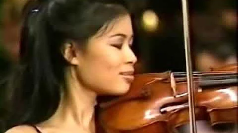 Vanessa-Mae plays Toccata & Fugue