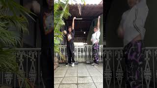 Dançando Combinadinho Em Dupla