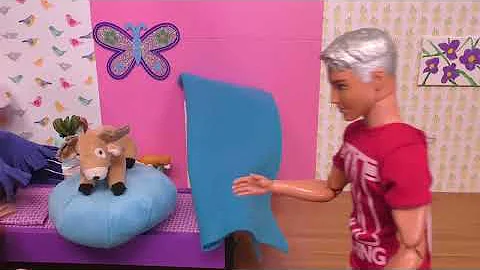 Blanket fort ! Elsa & Anna toddlers - indoor fun b...