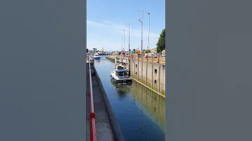 ??? Vlissingen Netherlands ???? Sluicebox @TravelwithHugoF  #boatlock #sluicebox #sluice #sluis