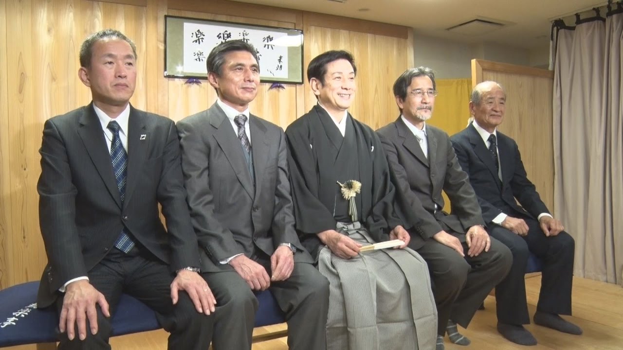 米朝さんの落語原稿発見 春団治さんにネタ伝える - YouTube