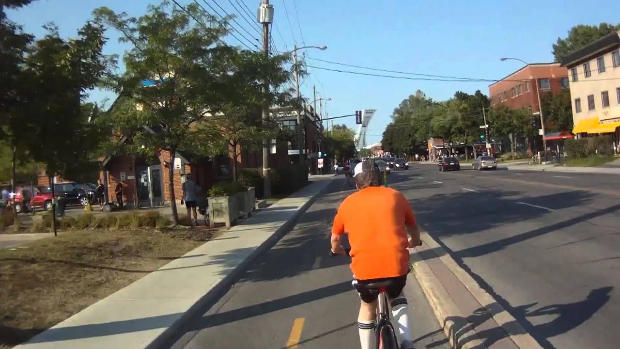 Rue Rachel Est eastbound by bicycle