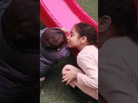 عارف انت الحظ بعينو ياموو انت ونونو