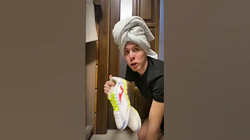 Зарисовка «Мама и футбольная обувь» 😂 | #shorts
