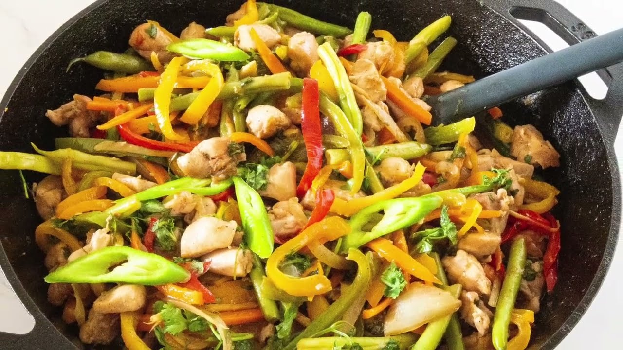 Easy Chicken Stir Fry Recipe - One Pan (15 Mins) - Veena Azmanov