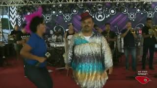 A Calça Do Rei Momo Caiu