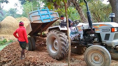 Eicher 5660 unloading the soil in the village with hydraulic | Digital unload facility of tractor |