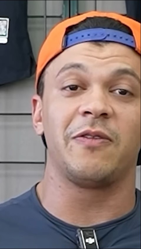 campeão mundial em falar “prazer” para pessoas que já conheceu HAUAHAUAHUAHAUA quem é assim também?