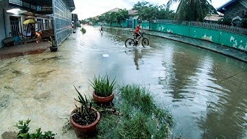 Remove Grass Grow Clogged Culvert Drain Rain Water Out From Street Road