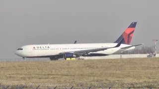 Delta Air Lines - Take-Off Prague Airport Lkpr