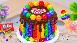 עוגת קשת שוקולד KITKAT מותכת – רעיונות מתכון לעוגות מיניאטוריות מיטביות