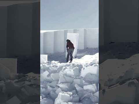 A Snow World #satisfyling #asmr #snow #ice #fyp #oddlysatisfying