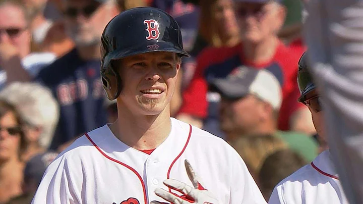 TB@BOS: Holt notches four doubles and two RBIs