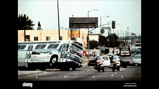 Speed (1994) Hard Right Turn! Bus On 2 Wheels!