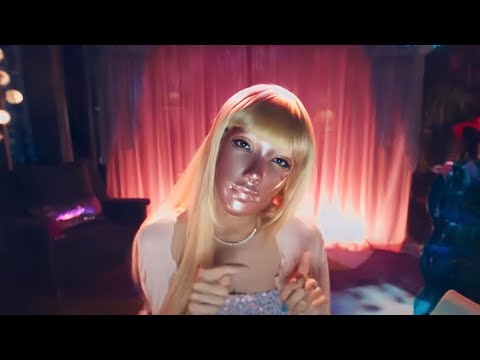 بنت قبيحه الكل بيتنمر علي شكلها بتقرر تلبس قناع علي وشها وتبقا نجمه مشهوره ملخص مسلسل mask girl