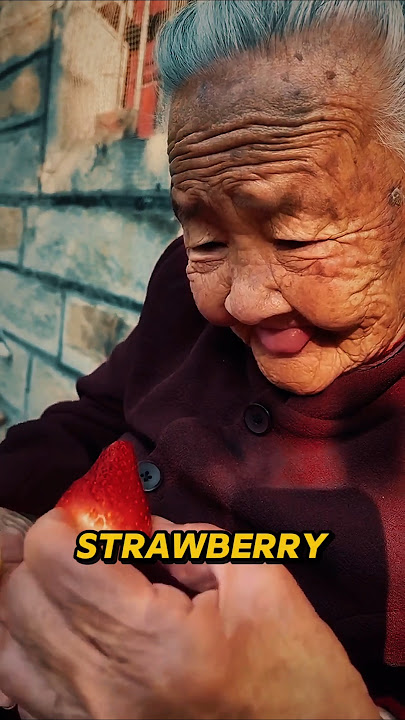 This Granny Tried to Eat a Strawberry…🍓🥹