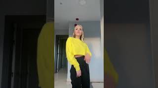 Danna Paola Bailando vía TIKTOK !!!!!!