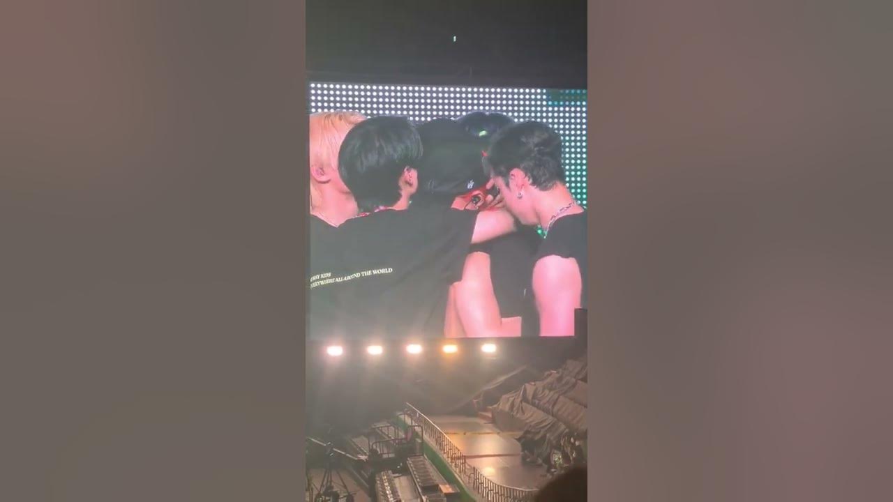 Hyunjin cries at the end of the concert SKZ 2nd World Tour YouTube