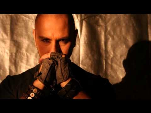 Demir Demirkan Gitti Gider Güneşi Beklerken