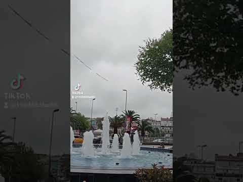 مر يت بالص دفة بشارع الأحزان لقيت حلما تائه الخطوة والمعان كان يبحث في أشلاء الز مان