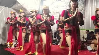 mau naik pentas harus gendong dulu,lagu ABANG ABANG dolalak Adela putri live ngadisono kaliwiro