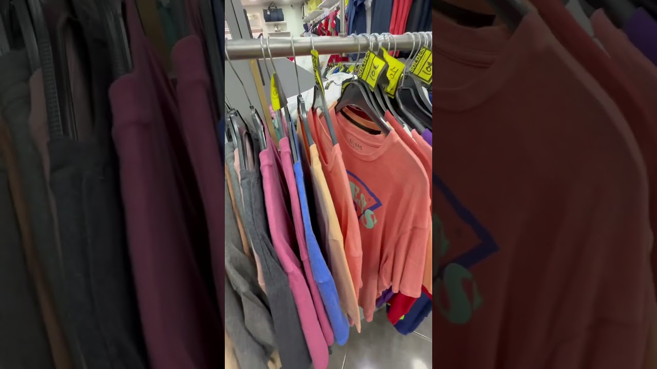 Des prix de dingue.📍65 rue de la république 93200 SAINT DENIS 