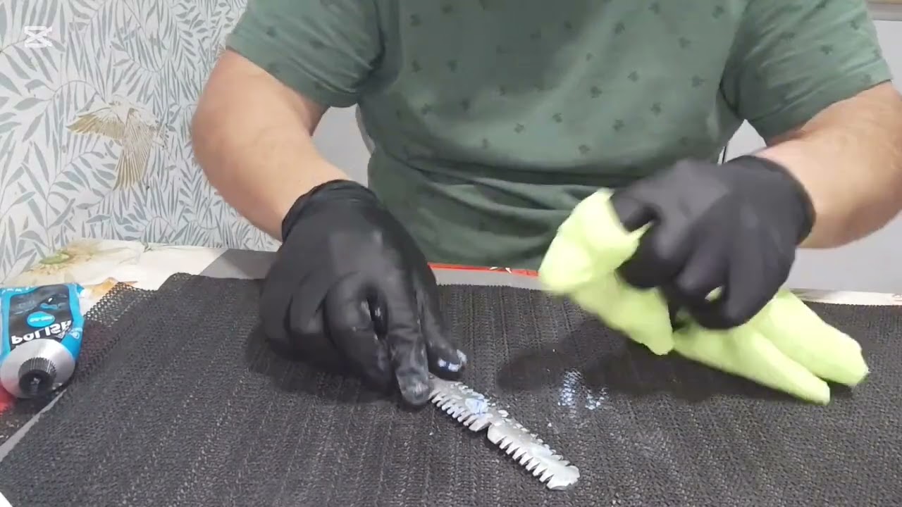 Limpieza y pulido de herramienta manual para adelgazar el cabello CHARLIOR