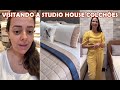 Juliana perdomo visitando a loja studio house colches em goinia