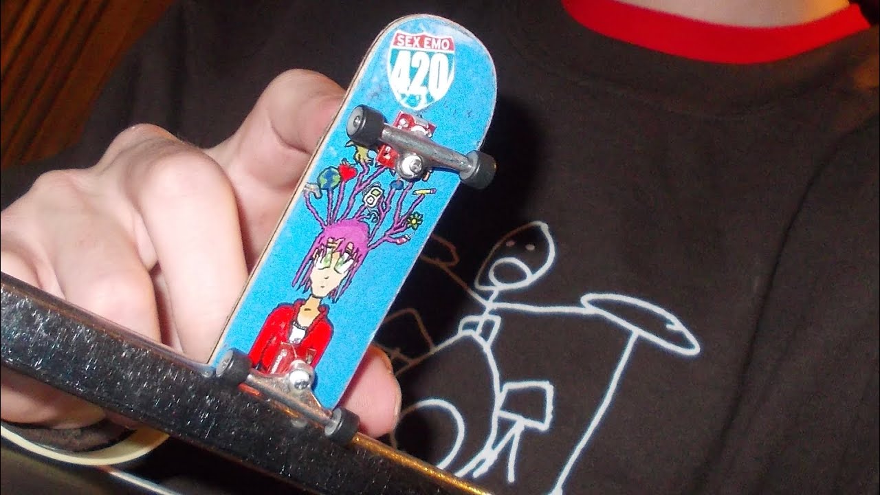 Finger skateboarding (fingerboarding) YouTube