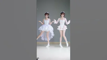Beautiful Chinese Girl In Emotional Electro Vibes 559 