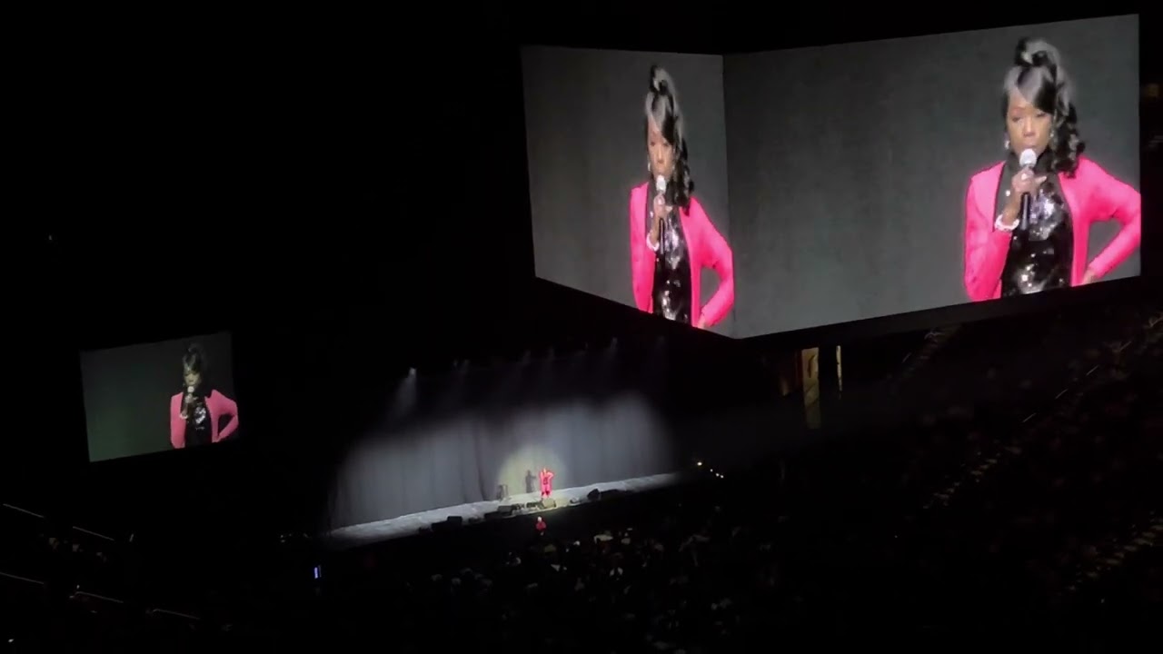 Melanie Comarcho Live 4/12/25 Little Caesars Arena Detroit Michigan Heaven on Earth Tour