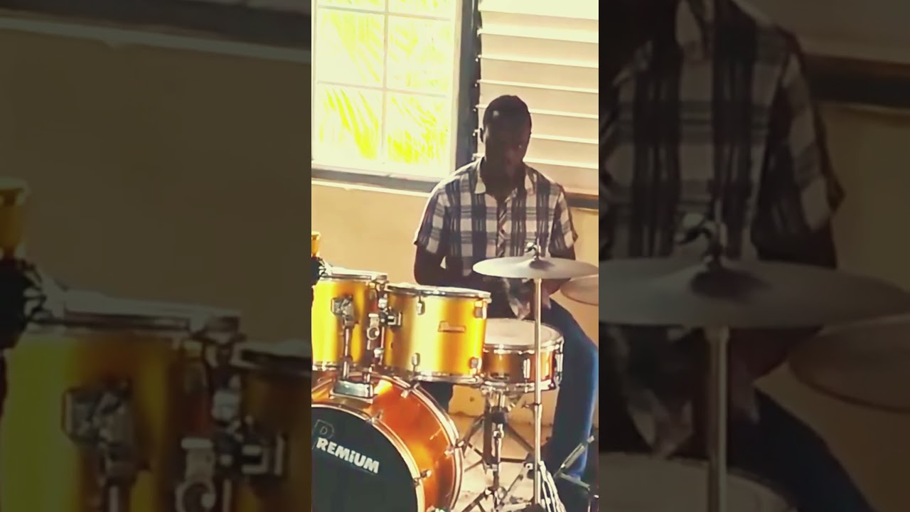 Jamaican Drummer plays calypso beat