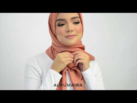 DEMURE RAYA SQUARE SCARF Styling Tutorial Style 1