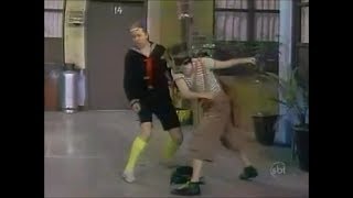 Chaves - 2ª Temporada - Chaves Dá Uma Surra Em Quicodona Florinda Dá Um Tapa Na Cara De Seu Madruga