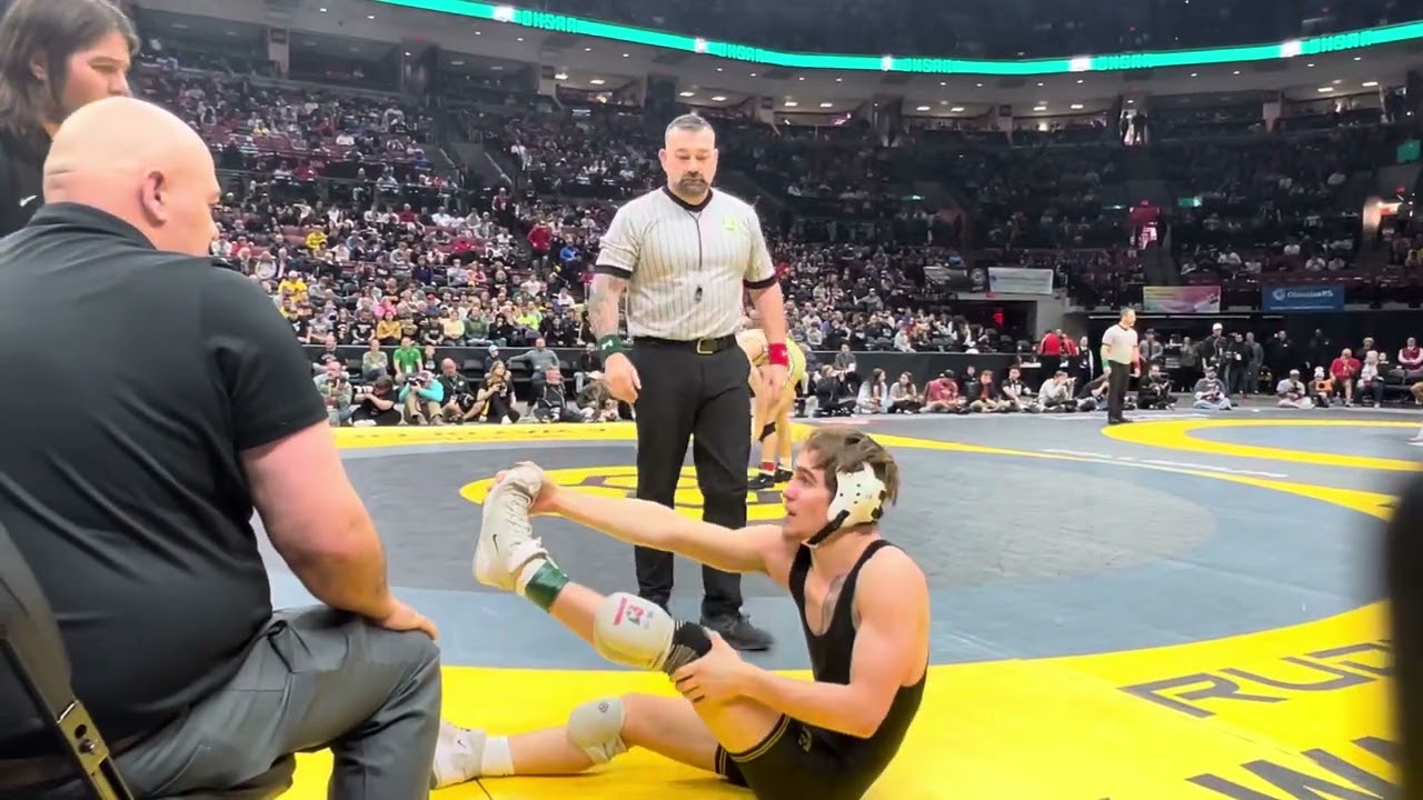 126 lbs D1 State Final Phoenix Contos, Toledo Waite vs Cole Evans, Perrysburg