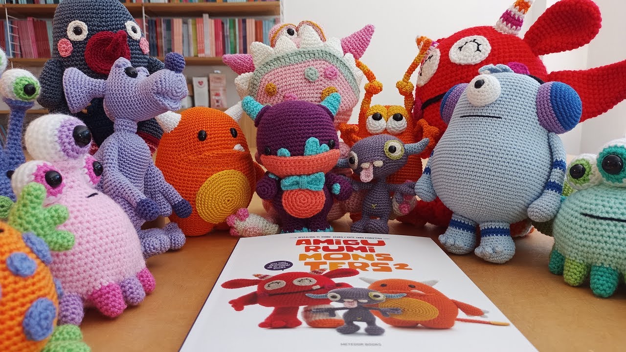 Zoomigurumi 10 - Book flipthrough - 15 Crochet Animals 