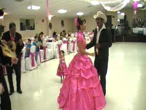 elisabeth regino en sus quince