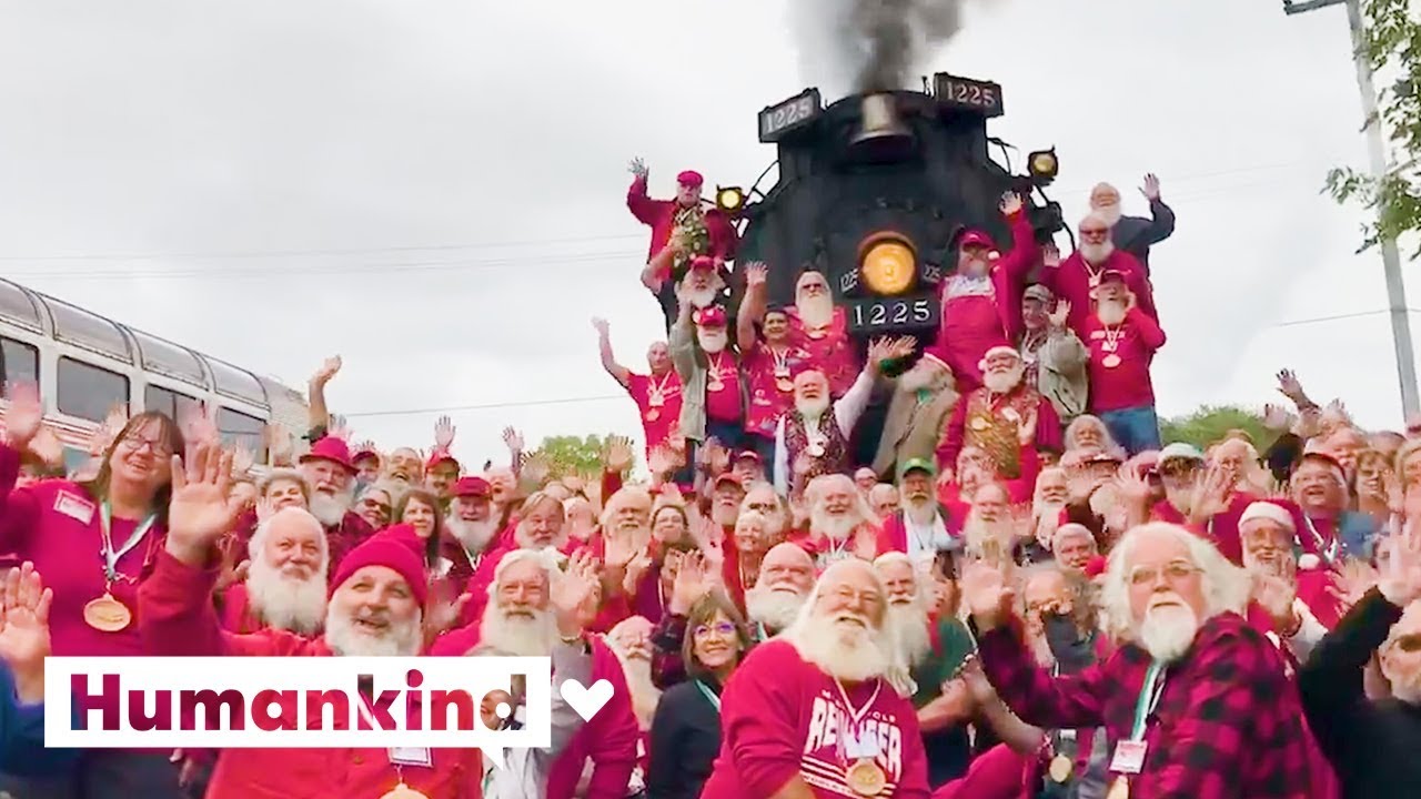 Hundreds of Santas perfect their craft ahead of Christmas | Humankind