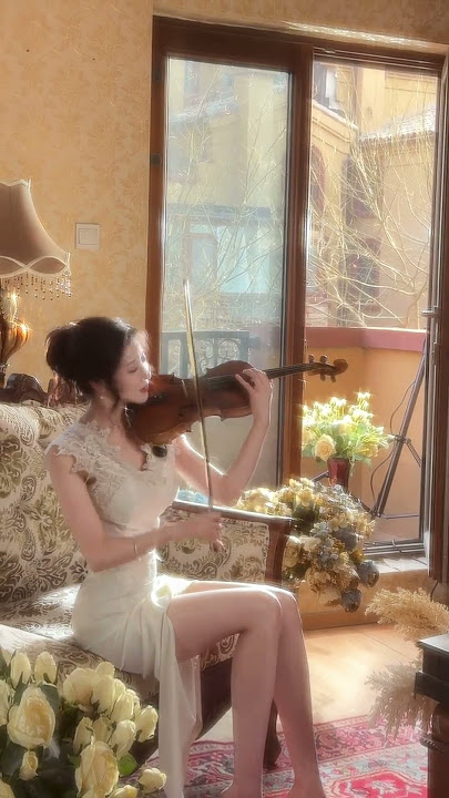 The wind and moon are beautiful, and the spring and snow are also romantic